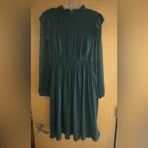 Elegant Long Sleeve Dress in Deep Green